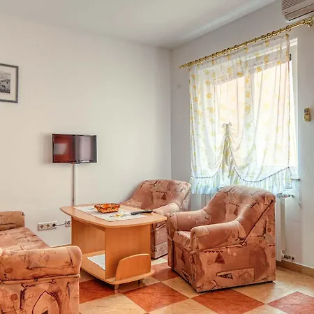 Vesna 4 With Terrace * Rovinj