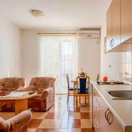 Vesna 4 With Terrace * Rovinj